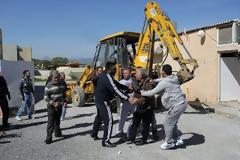 Σε κλίμα αντιδράσεων και αμφισβήτησης ξεκίνησαν σήμερα οι κατεδαφίσεις αυθαιρέτων στην Κρήτη
