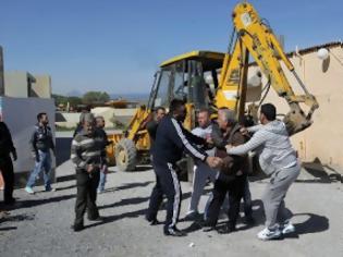 Φωτογραφία για Σε κλίμα αντιδράσεων και αμφισβήτησης ξεκίνησαν σήμερα οι κατεδαφίσεις αυθαιρέτων στην Κρήτη