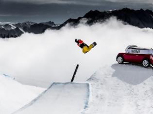Φωτογραφία για Το MINI επεκτείνει την Παγκόσμια Συνεργασία του με την Burton Snowboards για τρία ακόμα έτη