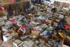 Εντοπίστηκε αποθήκη με προϊόντα-μαϊμού στα Πετράλωνα