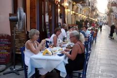 Φαγητό μόνο στο... σπίτι λόγω κρίσης!
