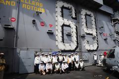 ΕΠΙΣΚΕΨΗ ΑΡΧΗΓΟΥ ΓΕΕΘΑ ΣΤΟ ΑΕΡΟΠΛΑΝΟΦΟΡΟ “USS DWIGHT D. EISENHOWER”