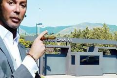 Ποιος φλερτάρει με το παλάτι του Λάκη;