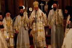 Ο Αρχιεπίσκοπος άρχισε τις απολύσεις