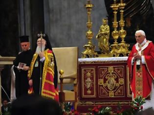 Φωτογραφία για Για πρώτη φορά μετά το Σχίσμα, Οικουμενικός Πατριάρχης σε ενθρόνιση Πάπα