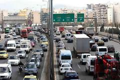 Ομαλά εξελίσσεται η έξοδος των εκδρομέων - 11.000 Ι.Χ. πέρασαν χθες τα διόδια Ελευσίνας μέσα σε 4 ώρες!