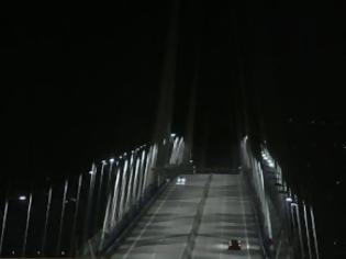 Φωτογραφία για Πάτρα: Η πόλη γιορτάζει το καρναβάλι, αλλά η γέφυρα απέρριψε το αίτημα του Δήμου να ανοίξει τα φώτα!