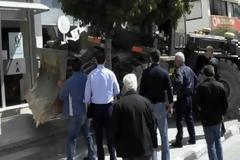 Χάος στην Κύπρο από το κούρεμα των καταθέσεων! Πολίτες περικυκλώνουν το Προεδρικό Μέγαρο - 