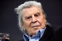 Στο νοσοκομείο ο Μίκης Θεοδωράκης