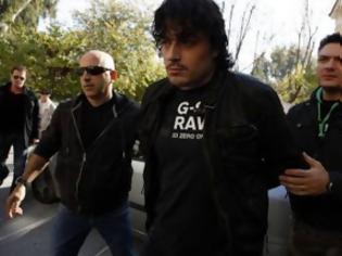 Φωτογραφία για Ποιος είναι ο Αλβανός κακοποιός Αλκέτ Ριζάι, που κρατά ομήρους τους σωφρονιστικούς υπαλλήλους στο Μαλανδρίνο