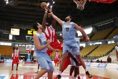 Δύσκολα ο Ολυμπιακός, 70-65 τον Κολοσσό
