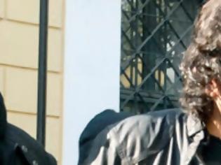 Φωτογραφία για Αίσιο τέλος στο Μαλανδρίνο - Παραδόθηκε ο Αλκετ Ριζάι