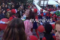 Ο καλός καιρός έβγαλε τους Λαμιώτες στον δρόμο!