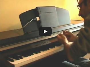 Φωτογραφία για Τετραπληγικός παίζει στο πιάνο χωρίς δάχτυλα το «with or without you» των U2 [Video]