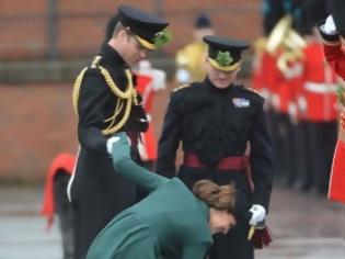 Φωτογραφία για Ο Δούκας William και η Δούκισσα Kate του Cambridge παρακολουθούσαν την παρέλαση την Ημέρα του Αγίου Πατρικίου! [video]