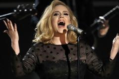Πόσα παίρνει η Adele για μια ολιγόλεπτη εμφάνιση σε δεξιώσεις γάμων;