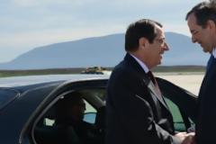 Δραματικό μήνυμα Σαμαρά σε Κυπρίους: Ο Ελληνισμός αντέχει στα δύσκολα, θα μείνουμε όρθιοι
