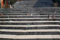 Πάτρα: Η μάχη με τα σκουπίδια και τα μπουκάλια μετά το Καρναβάλι