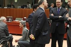 Διάχυτη ανησυχία για το κούρεμα στο γαλλικό Τύπο