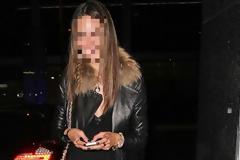 Κυκλοφορεί αμακιγιάριστη και είναι κούκλα!