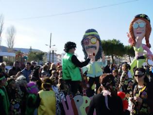 Φωτογραφία για Xαμός στο Καρναβάλι Αιγιαλείας 2013 - Γέμισαν χαρά Ακράτα και Αιγείρα!