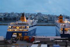 Τα ξένα νηολόγια διεκδικούν τα ελληνικά πλοία