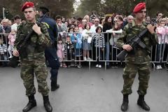Θέλουν να βγάλουν στρατό και την 25η Μαρτίου στην Αθήνα! Αρνήθηκε η Αστυνομία