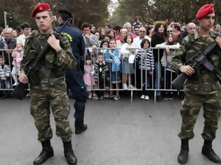 Φωτογραφία για Θέλουν να βγάλουν στρατό και την 25η Μαρτίου στην Αθήνα! Αρνήθηκε η Αστυνομία