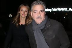 Τζόρτζ Κλούνει: Με... μουστάκι και μαζί με την αγαπημένη του στο Βερολίνο