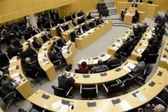 Από την Κύπρο έρχεται κι η νέα μεταπολίτευση - «όχι» στο κούρεμα με 36 ψήφους έναντι 19 αποχών...!!!