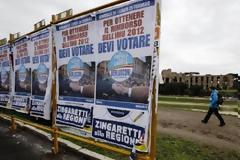 Εντείνεται η σεναριολογία στην Ιταλία