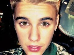 Φωτογραφία για Ο Bieber ξύρισε το... ανύπαρκτο μουστάκι του