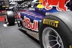 Δείτε...μια ιστορία αγάπης από τη Pirelli. [video]