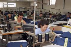 Πτώση της παραγωγής στον κλάδο ένδυσης