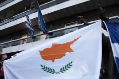 Τραγικές στιγμές ζουν στην Κύπρο - Σε απόγνωση οι πολίτες που μένουν χωρίς λεφτά