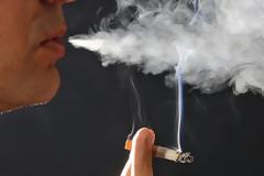 Τι παθαίνει κανείς όταν καπνίζει πριν τον ύπνο...