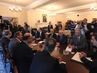 Φωτογραφία για Νέο σχέδιο στους πολιτικούς αρχηγούς με μικρότερο κούρεμα και ειδικό ταμείο