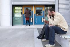 Απαιτεί ξανά κούρεμα στις καταθέσεις και κάτω των 100.000 ευρώ η τρόικα