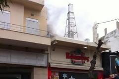 Φωτιά σε καμινάδα ψητοπωλείου - Επί τόπου η Πυροσβεστική