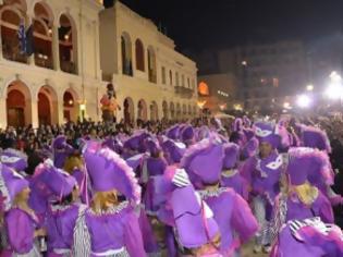 Φωτογραφία για Πατρινό Καρναβάλι 2013: H Νυχτερινή παρέλαση σε time lapse! - Δείτε το εκπληκτικό video