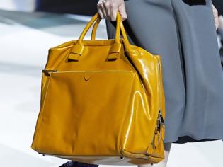 Φωτογραφία για Fashion trend: Oversized τσάντα