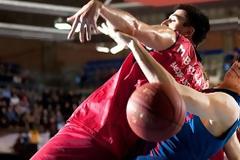 Μπαρτσελόνα-Κάχα Λαμποράλ 83-74