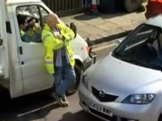 Φωτογραφία για Το καλύτερο γυναικείο παρκάρισμα που έχετε δει ποτέ! [Video]