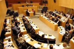 Έτοιμα τα νέα νομοσχέδια της Κύπρου για να μην χρεοκοπήσει η χώρα - Για τη Λαϊκή προβλέπουν εξυγίανση αλλά με εκποίηση περιουσιών των πολιτών