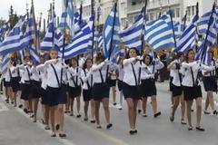 Aνεπιθύμητοι οι πολιτικοί στην παρέλαση της 25ης Μαρτίου