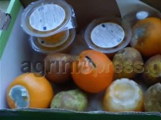 Φωτογραφία για Μοίρασαν δωρεάν σάπια φρούτα σε σχολεία του Αγρινίου