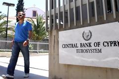 Κύπρος: Συσκέψεις για την επόμενη μέρα στον τραπεζικό τομέα