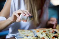 Τρώμε διπλάσιο αλάτι από το κανονικό
