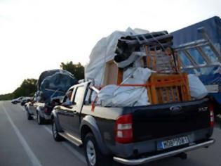 Φωτογραφία για Αρον-άρον φεύγουν οι Αλβανοί