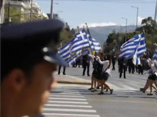 Φωτογραφία για Eικόνα – ντροπή στο Σύνταγμα: Έκαναν την παρέλαση τραγέλαφο!